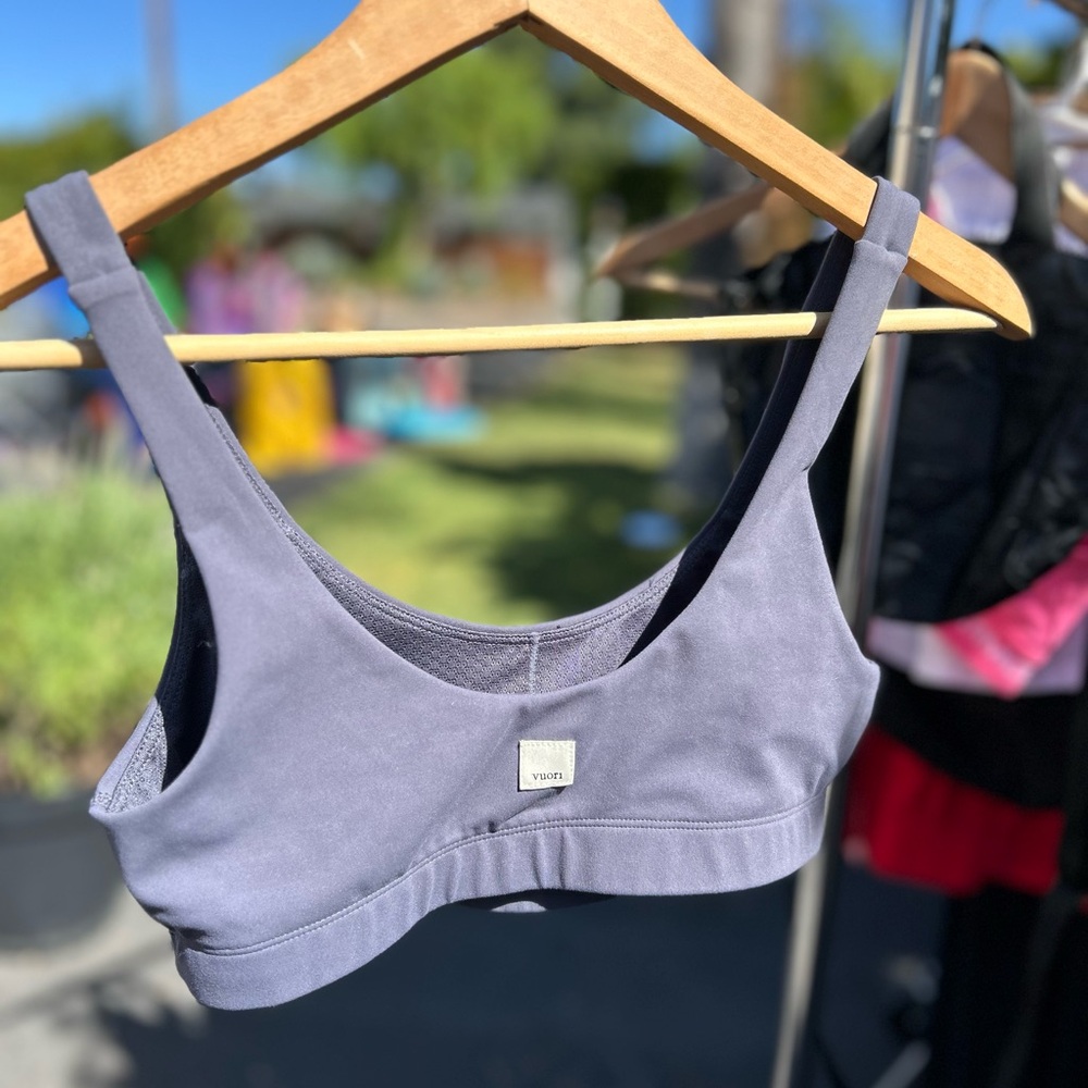 Vuori Small Gray Sports Bra